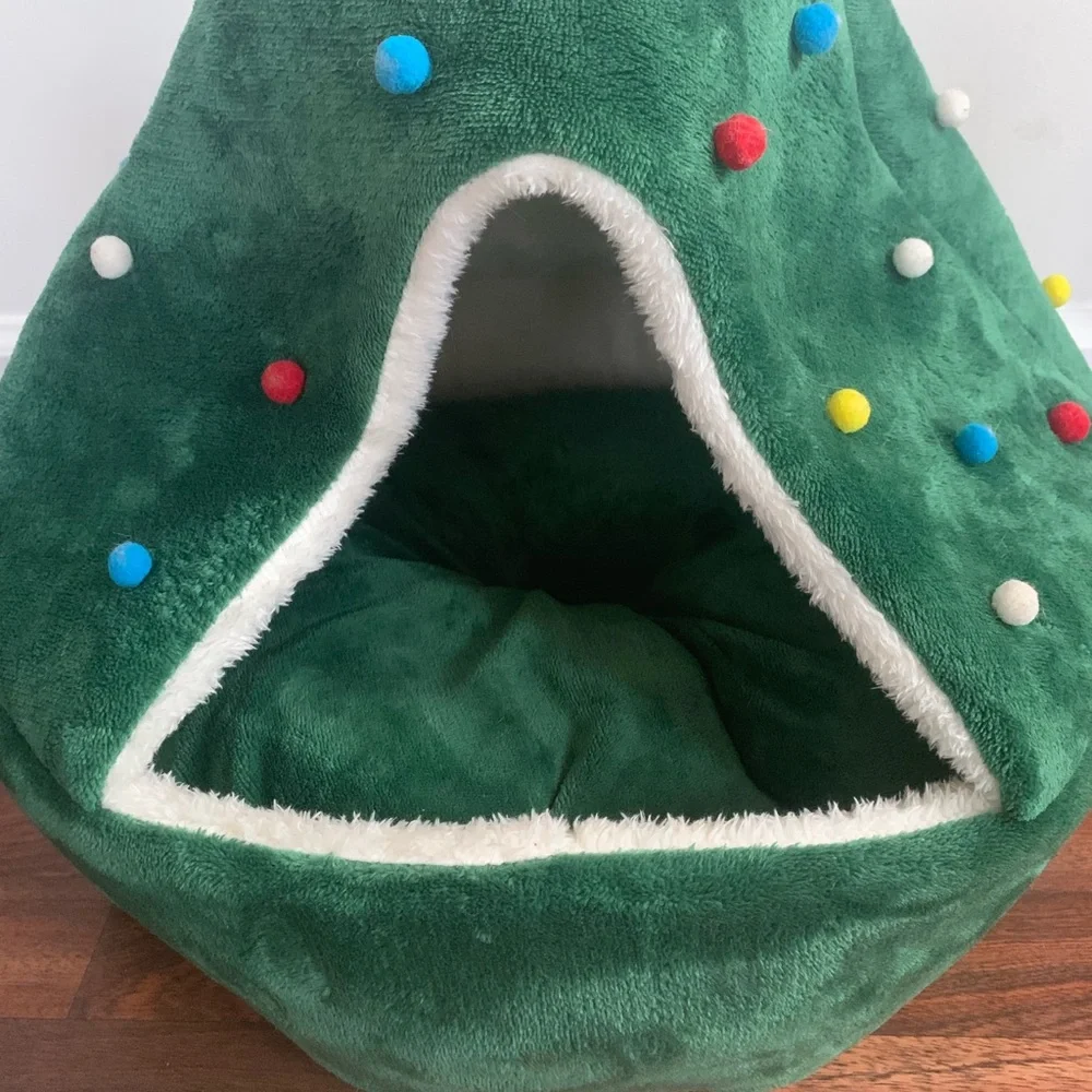 Vibrant Life Christmas Tree Small Pet Bed Padded Holiday Festive RN97168 Cat Dog